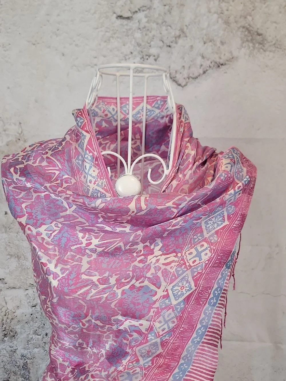 Silk Pink Abstract Floral Pattern Women's Scarf - Unbranded 63 Plus Fringe